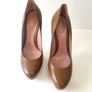 NWOT Gucci Leather Pump Heels